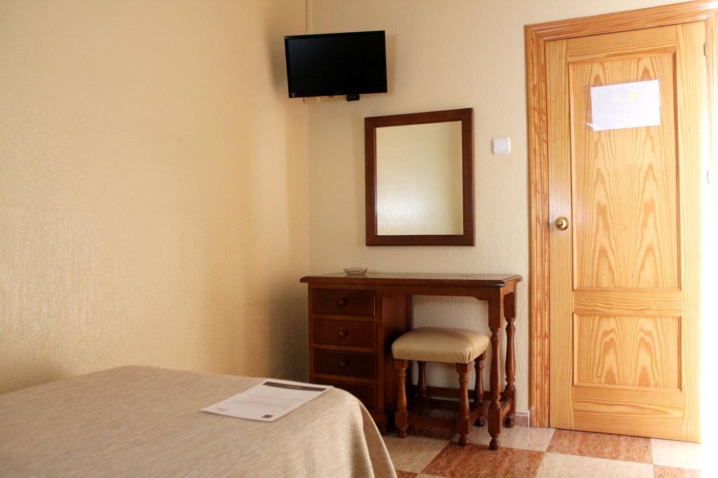 Hotel Sevilla Almería Værelse billede